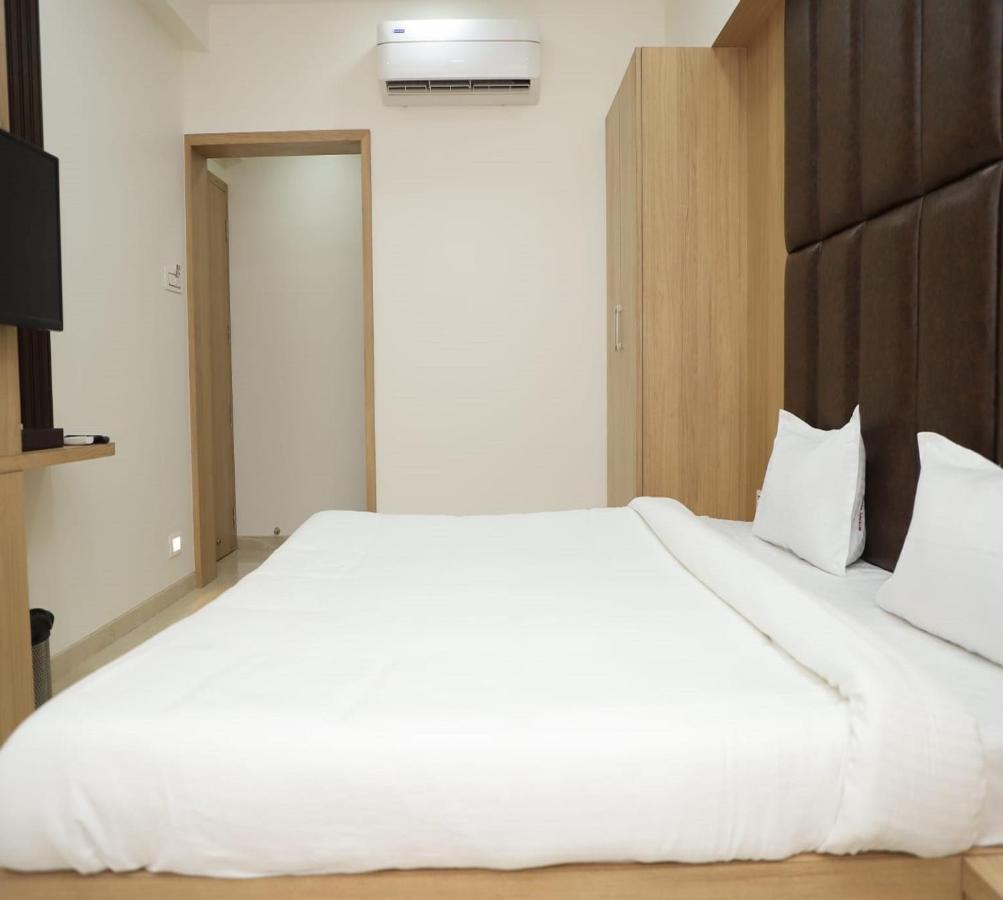 Hotel Dwarka Palace 아마드나가르 외부 사진